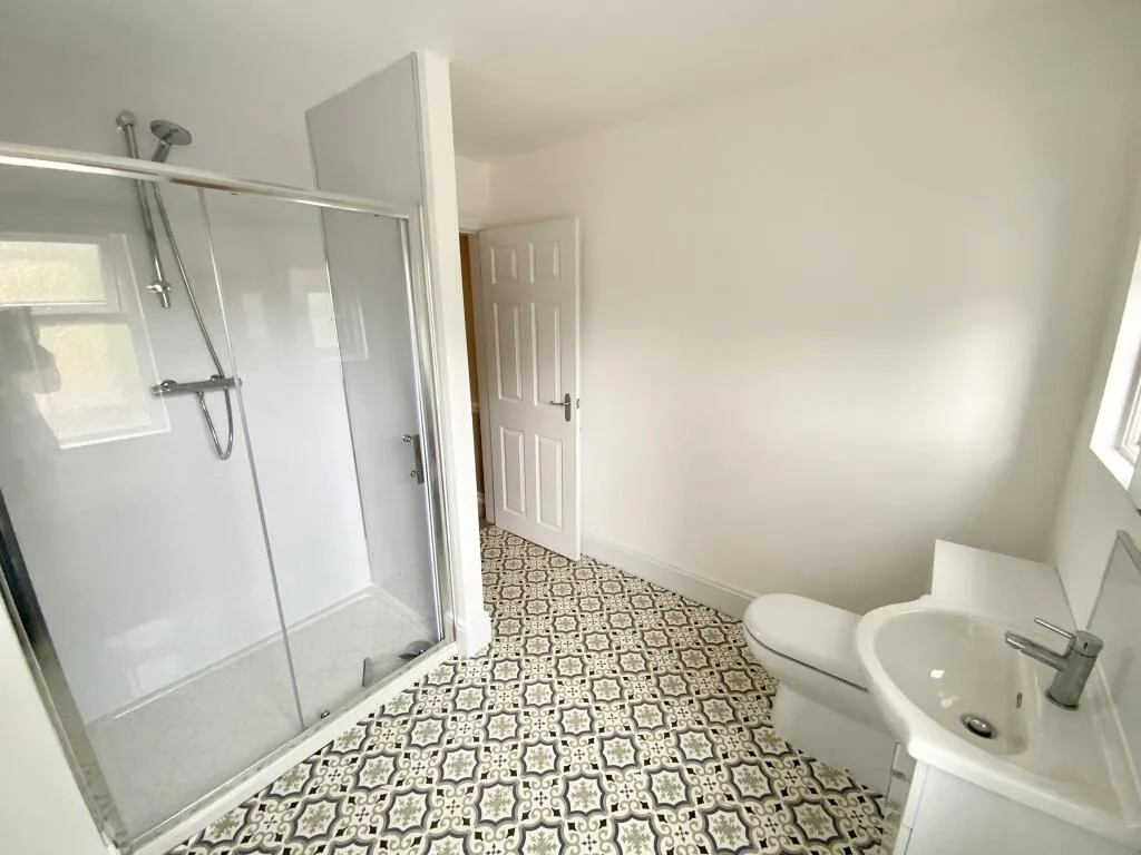 6 bedroom terraced house for rent