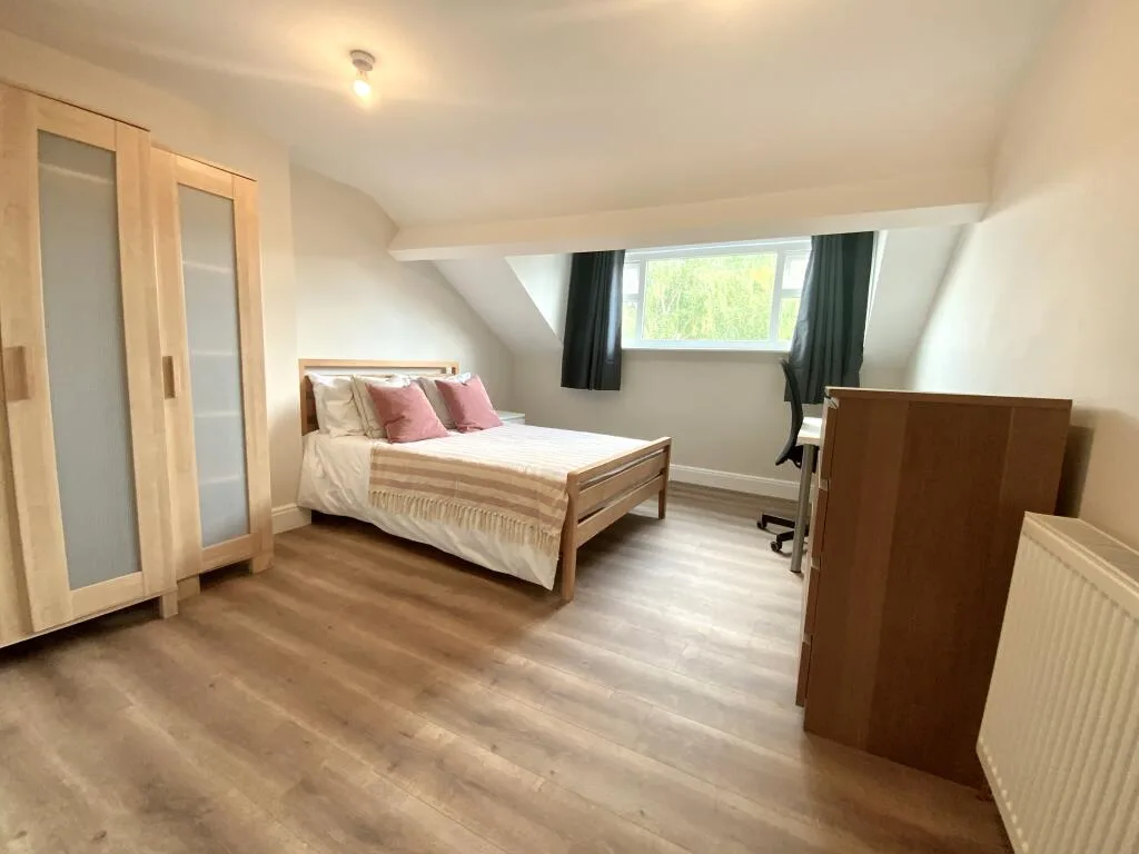 6 bedroom terraced house for rent