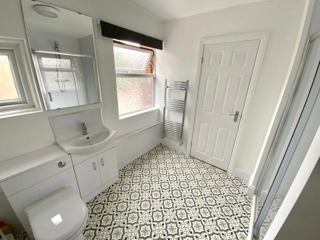 6 bedroom terraced house for rent