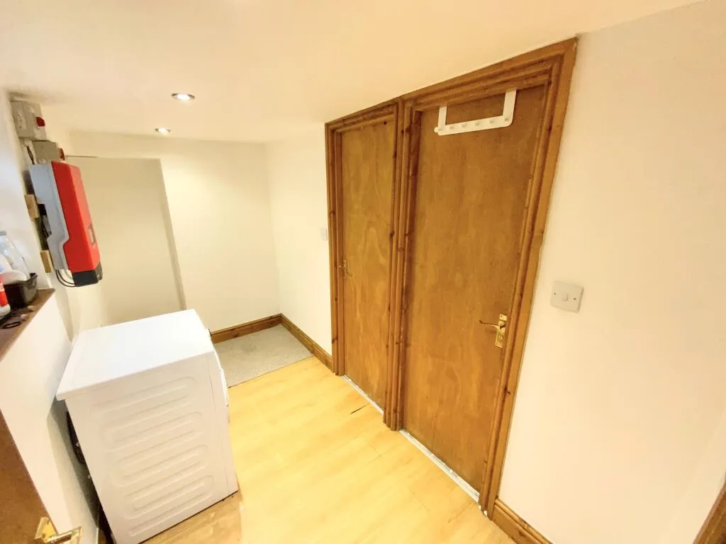 5 bedroom terraced house for rent