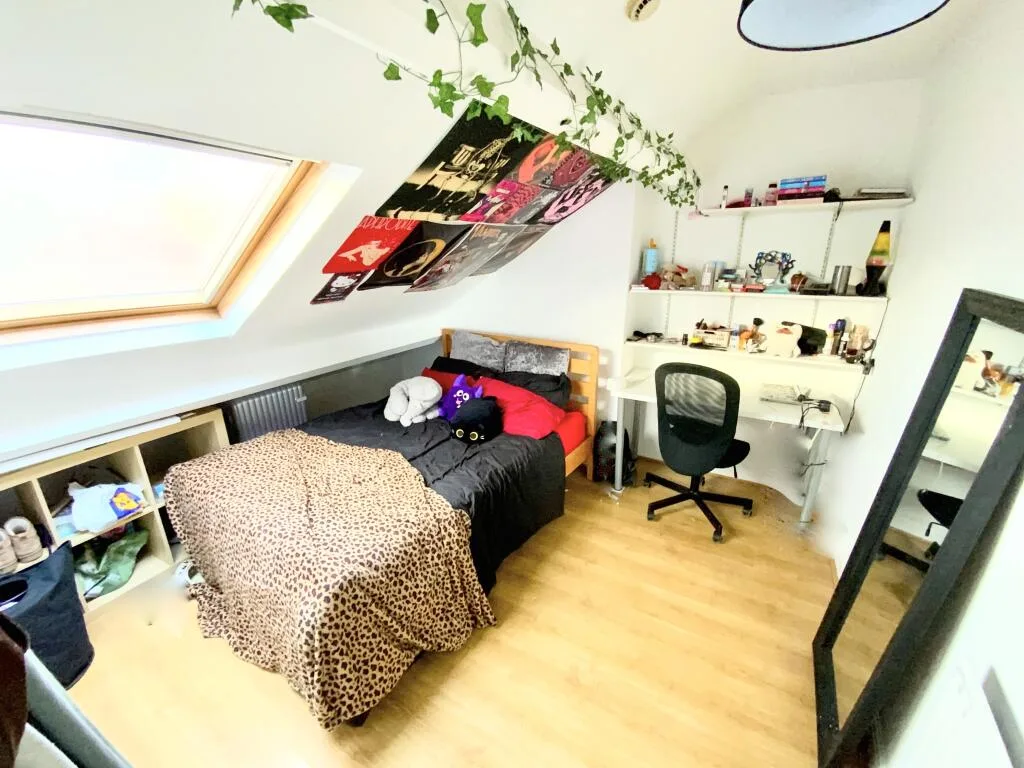 5 bedroom terraced house for rent