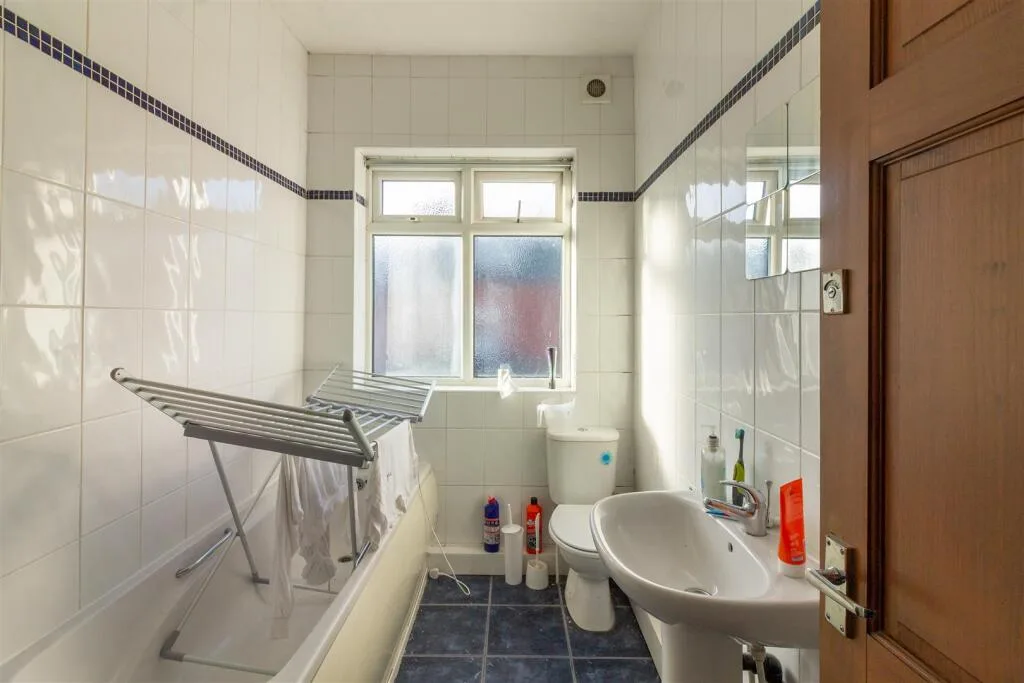6 bedroom house for rent