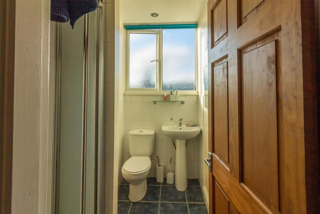 6 bedroom house for rent