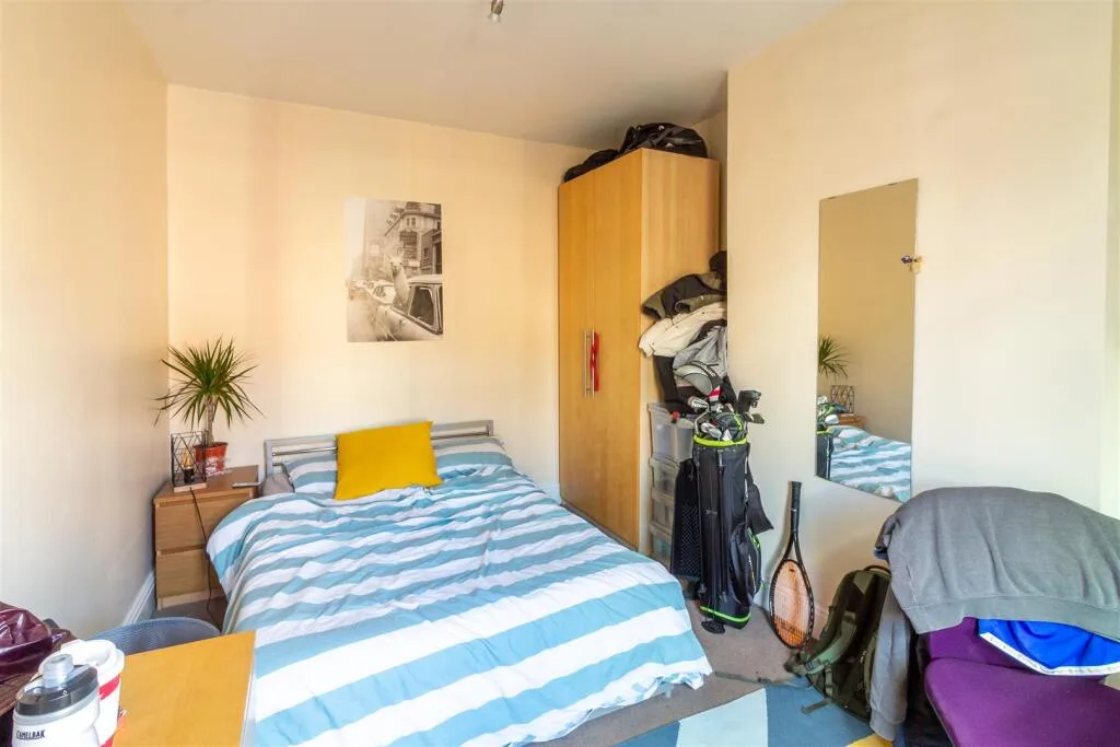 6 bedroom house for rent
