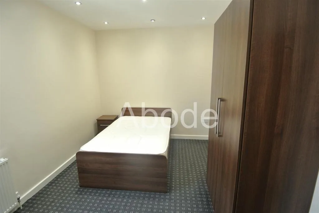6 bedroom house for rent
