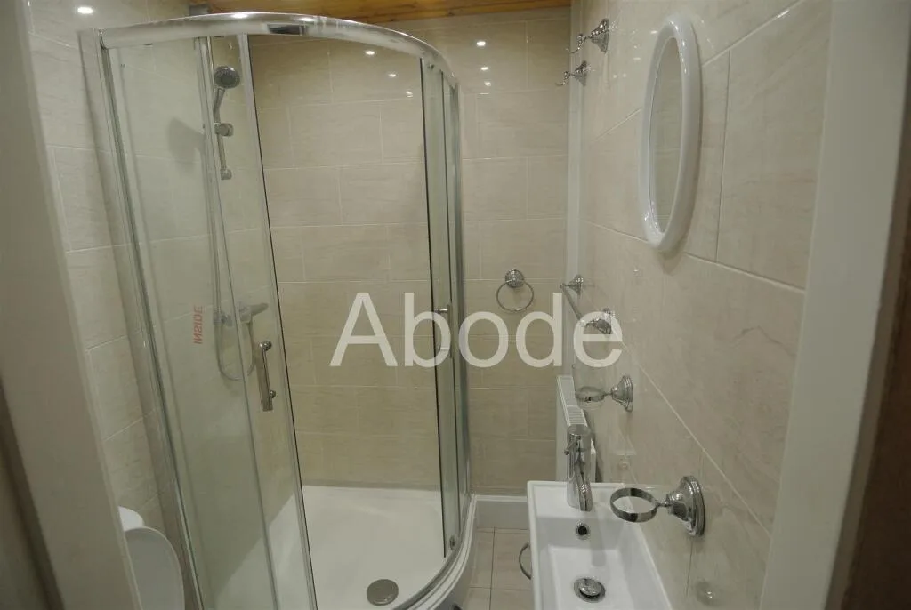 6 bedroom house for rent