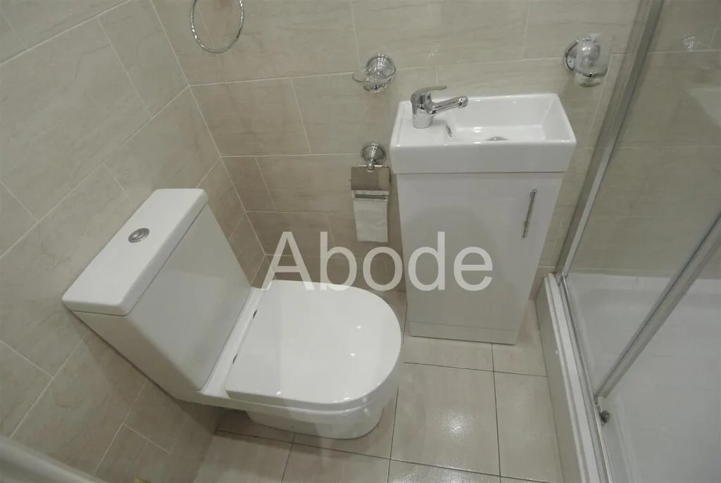 6 bedroom house for rent