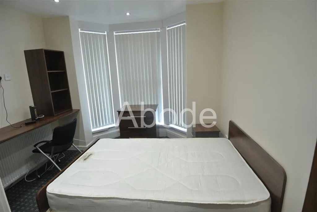 6 bedroom house for rent