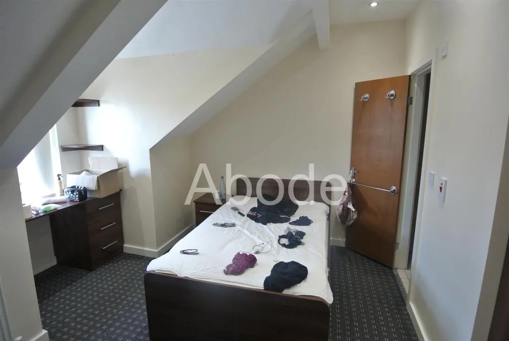 6 bedroom house for rent