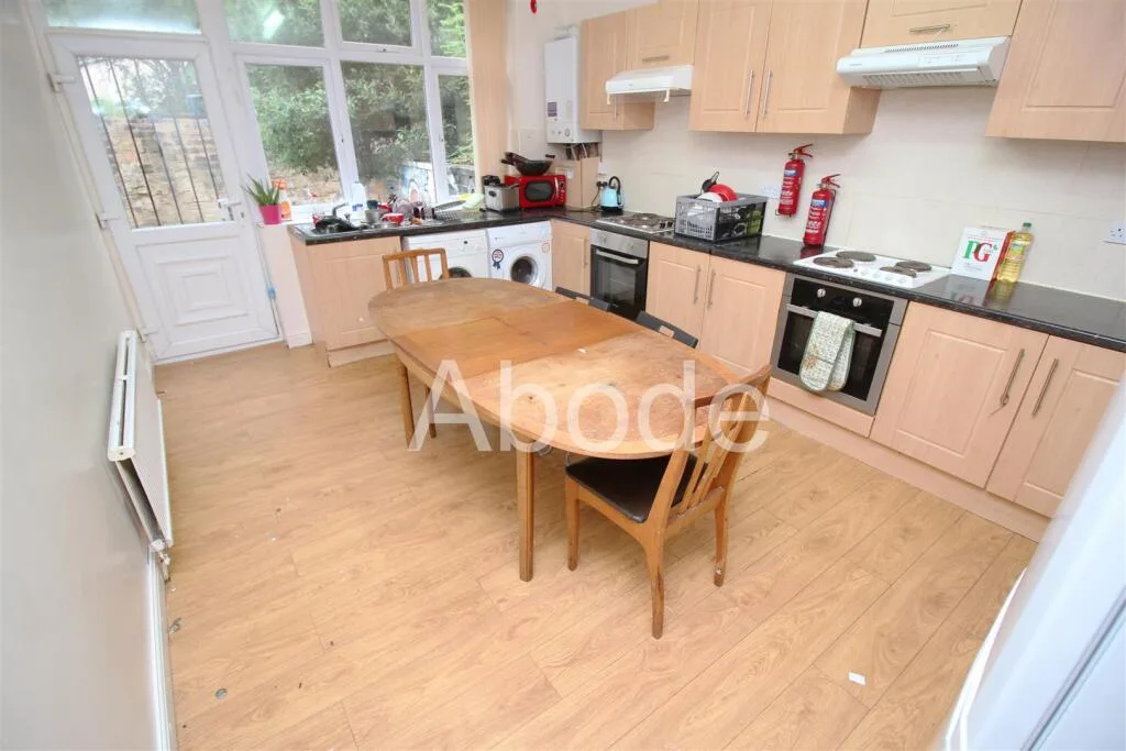 9 bedroom house for rent