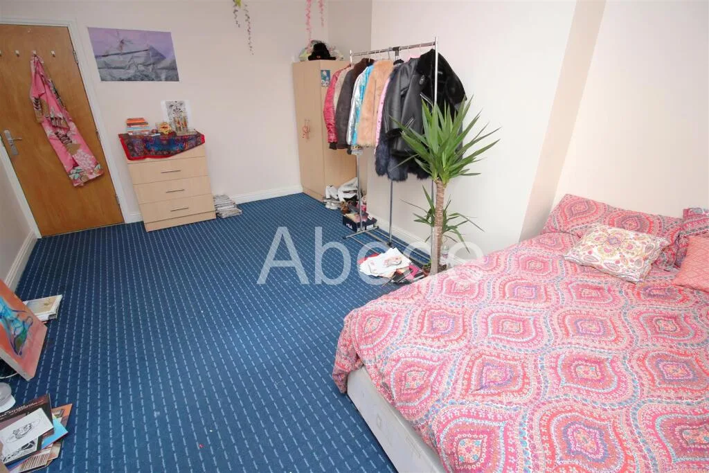 9 bedroom house for rent