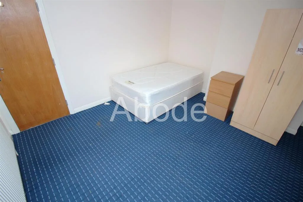 9 bedroom house for rent