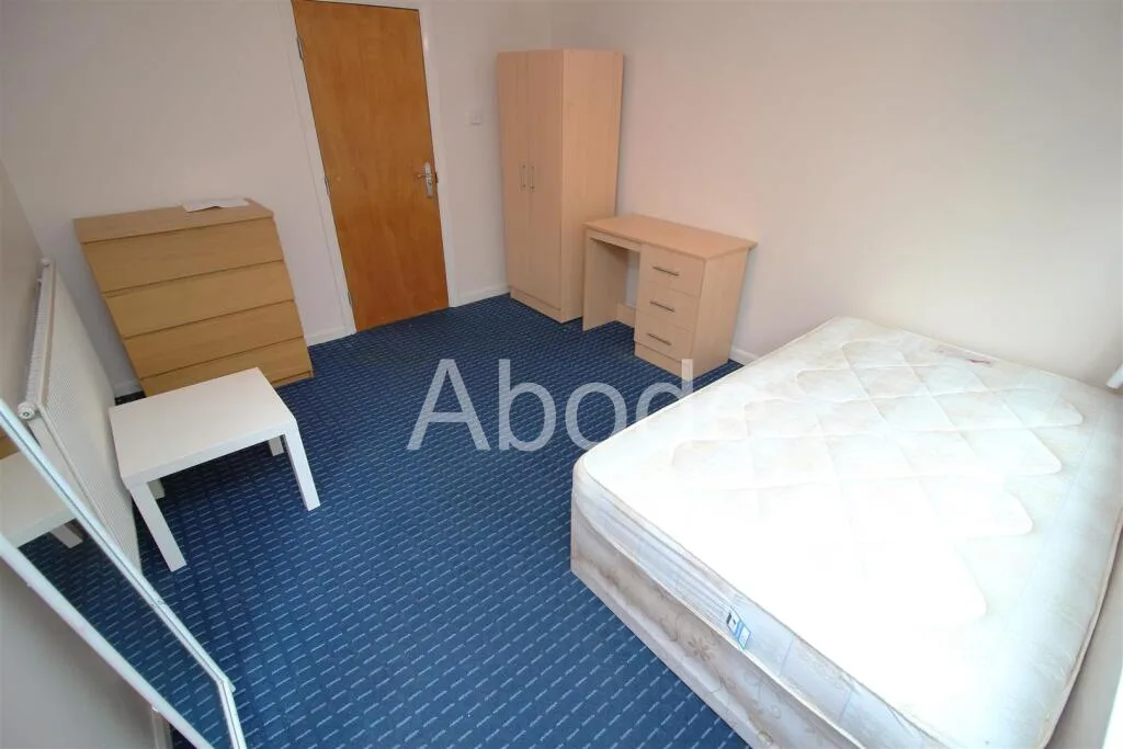 9 bedroom house for rent