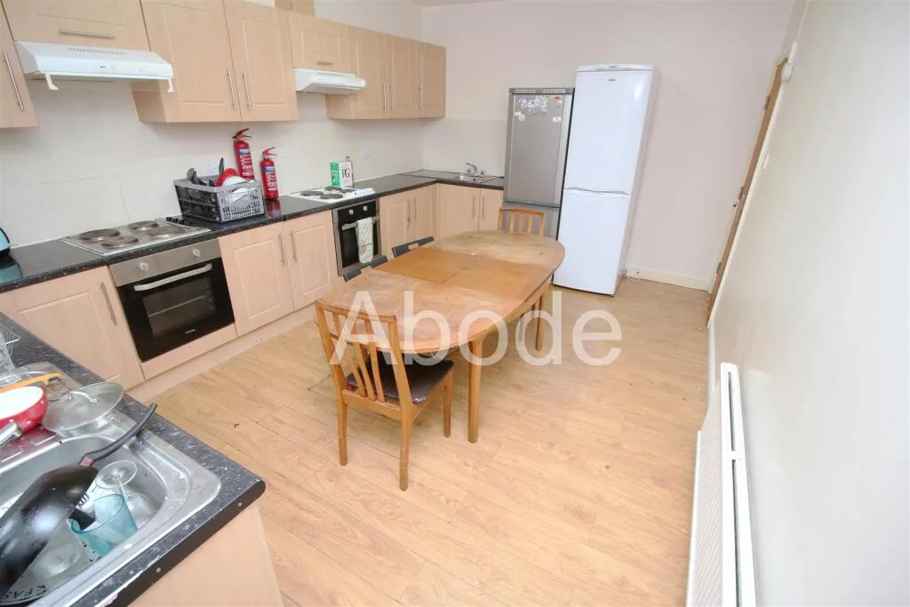 9 bedroom house for rent