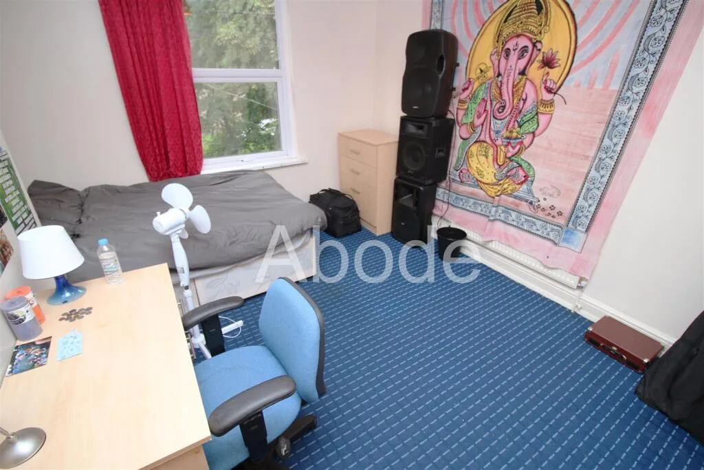 9 bedroom house for rent