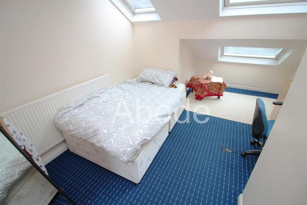 9 bedroom house for rent