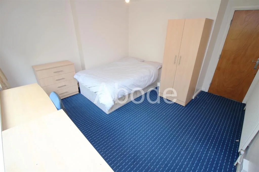 9 bedroom house for rent