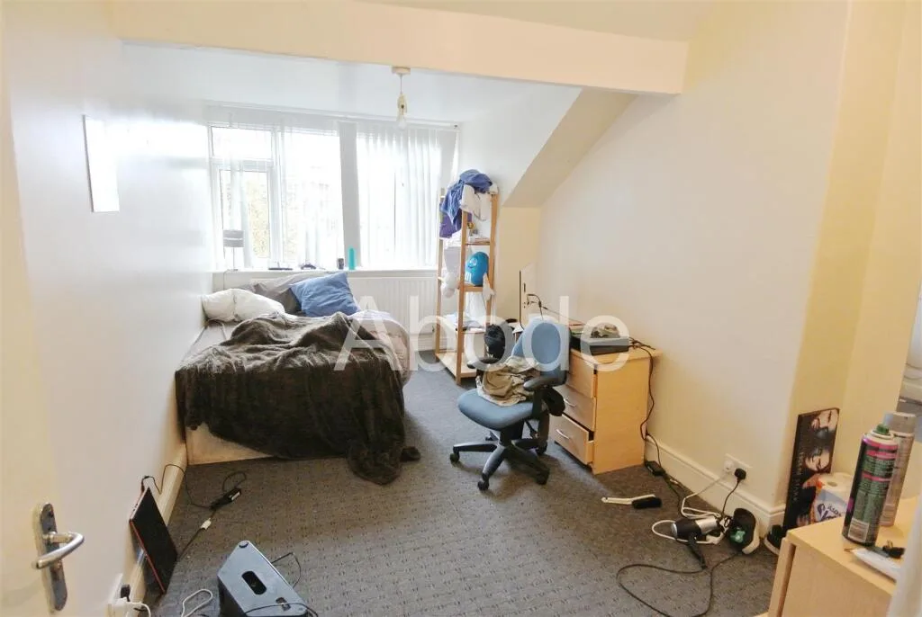 10 bedroom house for rent