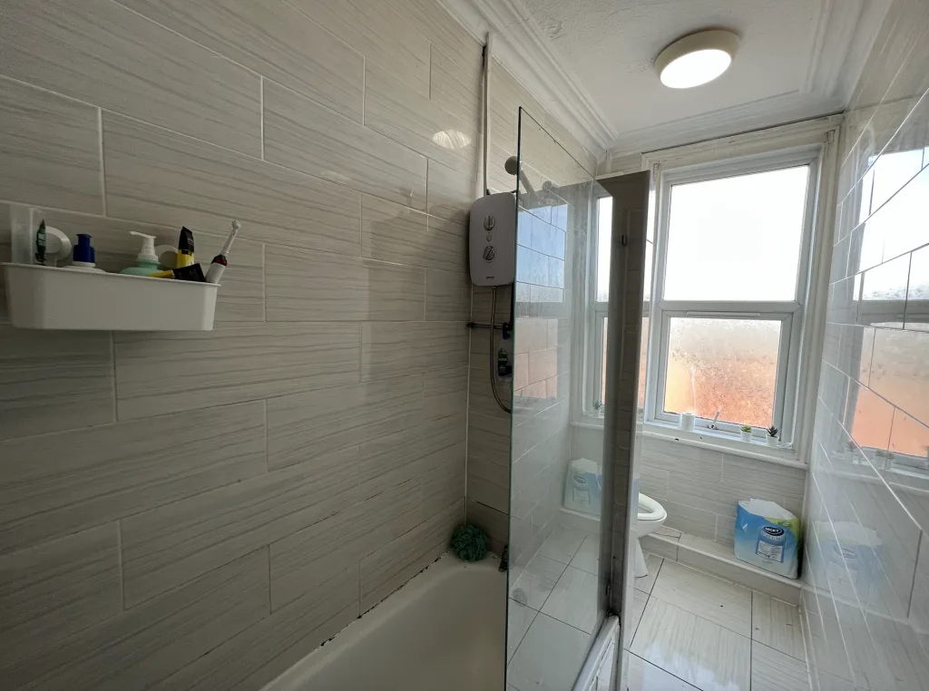 6 bedroom house for rent