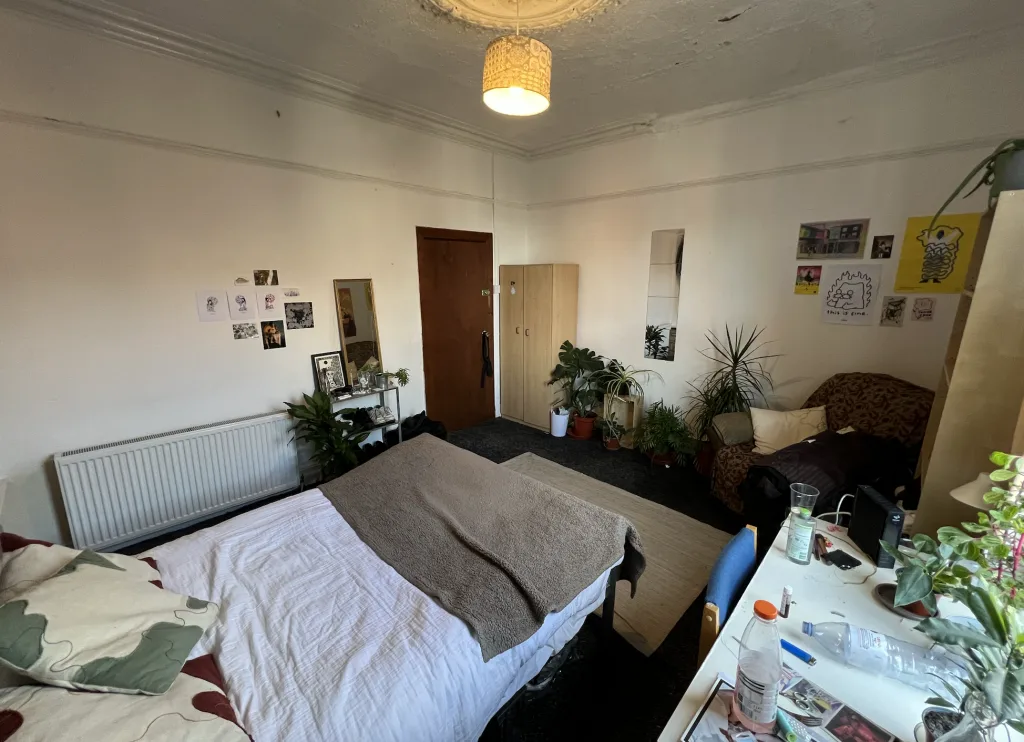 6 bedroom house for rent