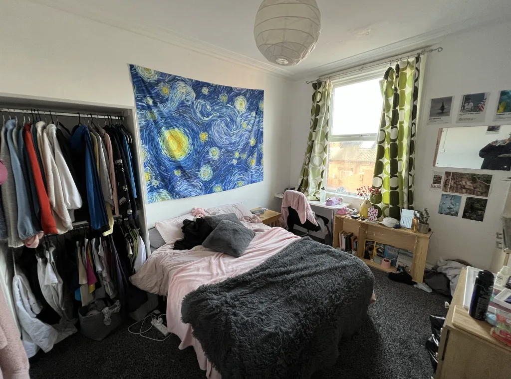 6 bedroom house for rent