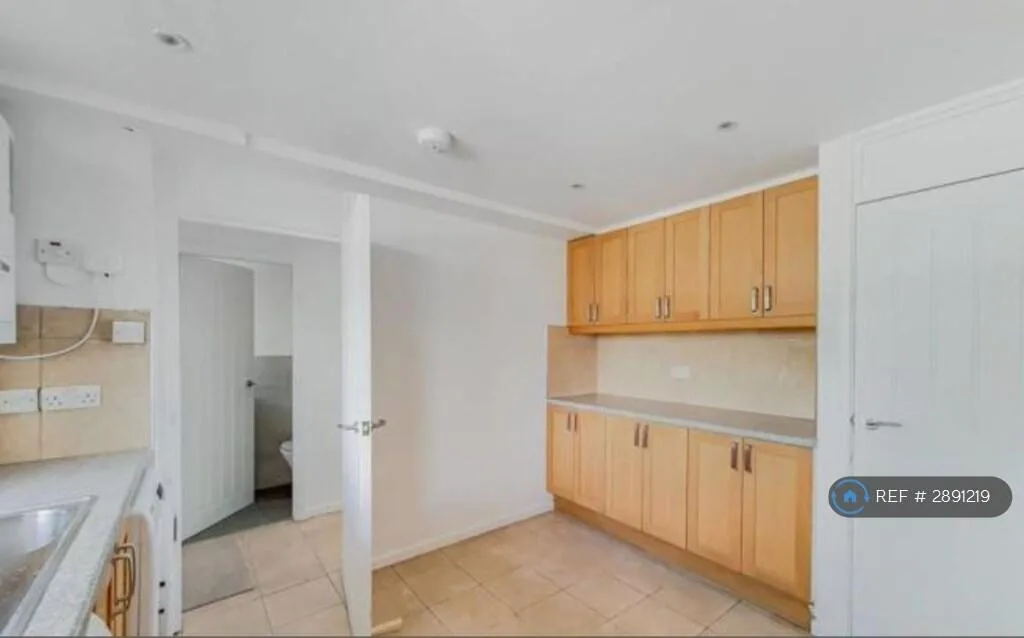 4 bedroom flat for rent