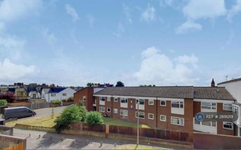 4 bedroom flat for rent