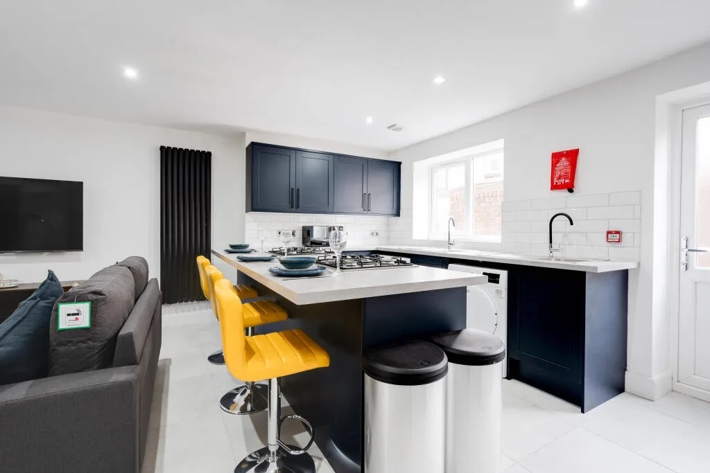 6 bedroom terraced house for rent