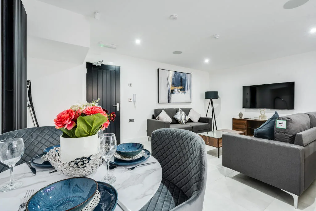 6 bedroom terraced house for rent