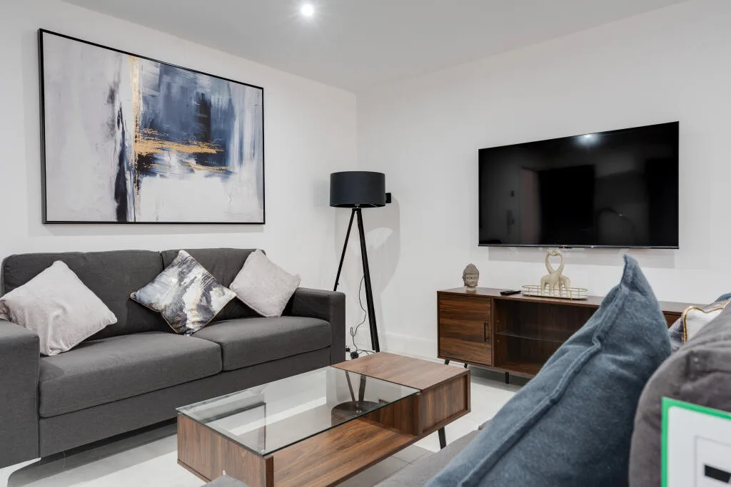 6 bedroom terraced house for rent