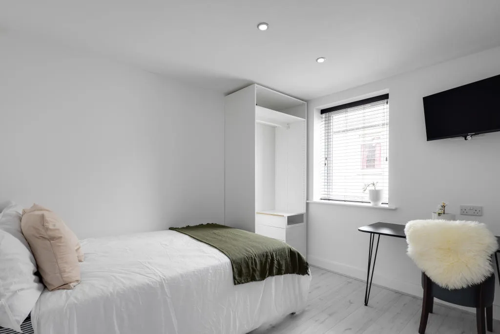 6 bedroom terraced house for rent
