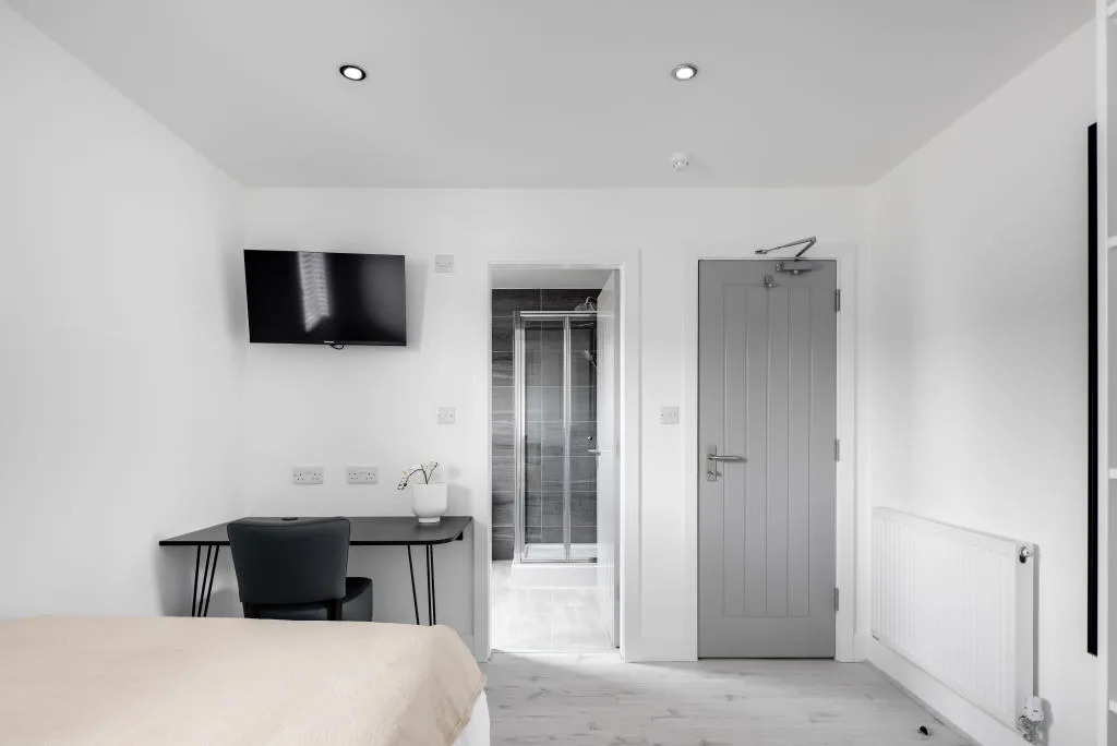 6 bedroom terraced house for rent