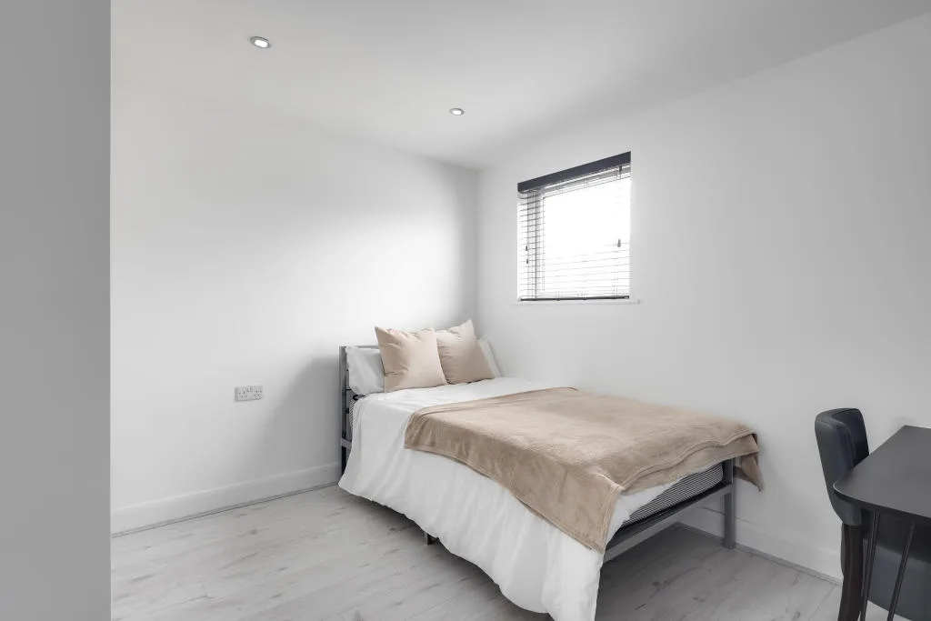 6 bedroom terraced house for rent