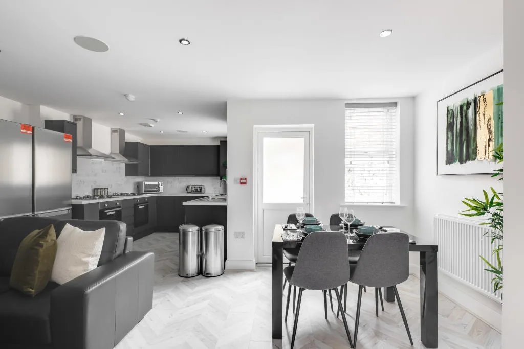 7 bedroom house for rent