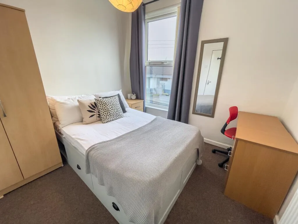 5 bedroom terraced house for rent