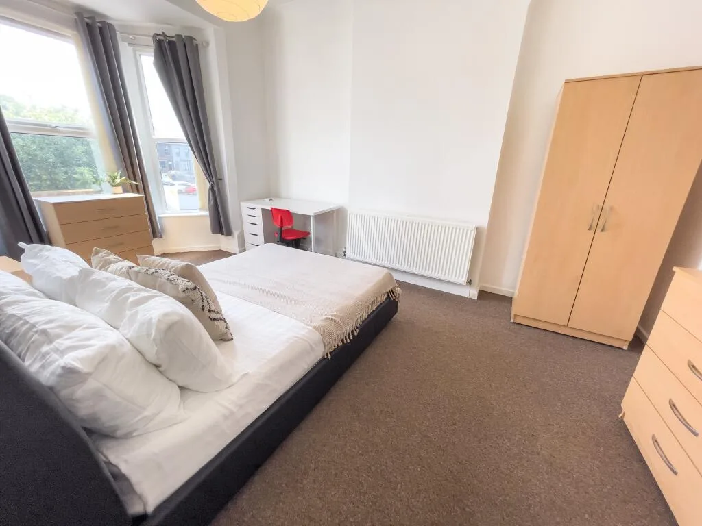 5 bedroom terraced house for rent