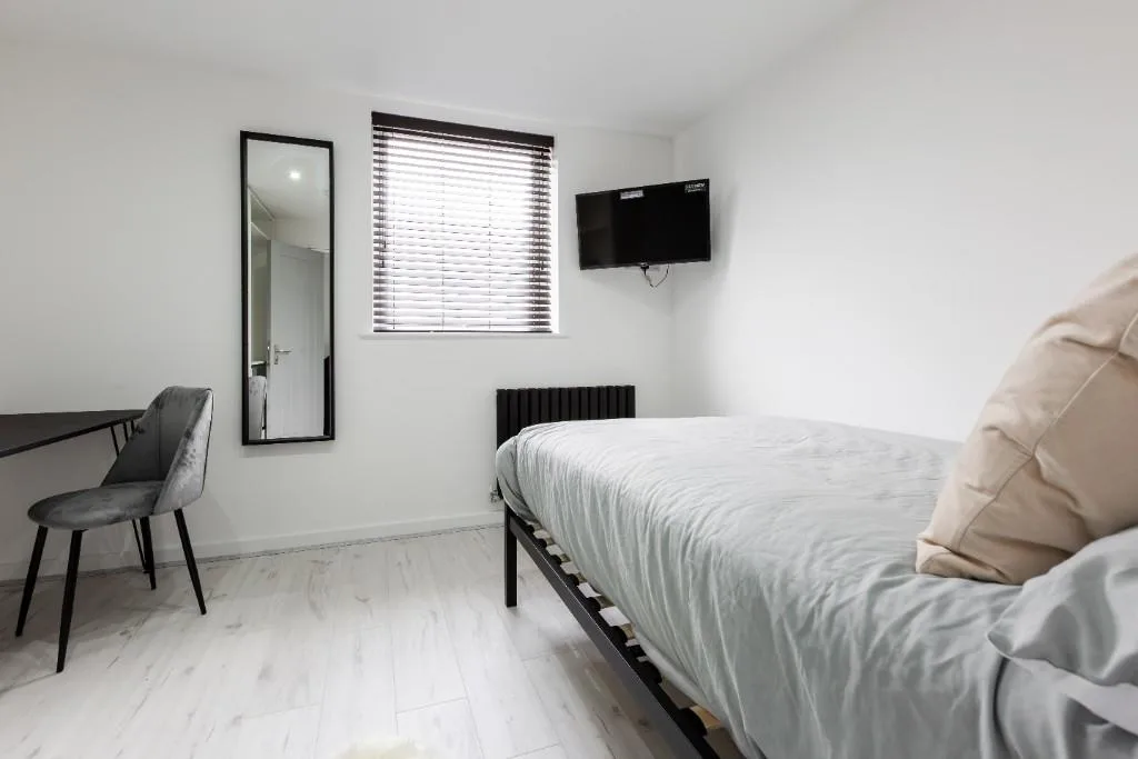 6 bedroom terraced house for rent