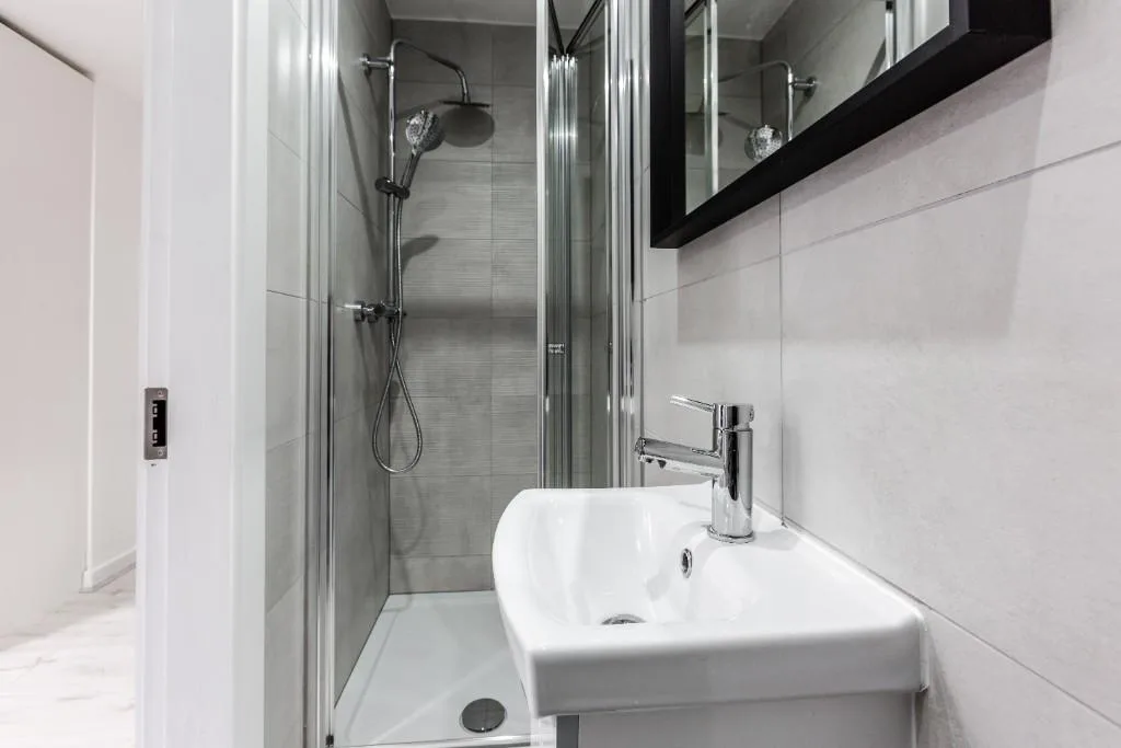6 bedroom terraced house for rent
