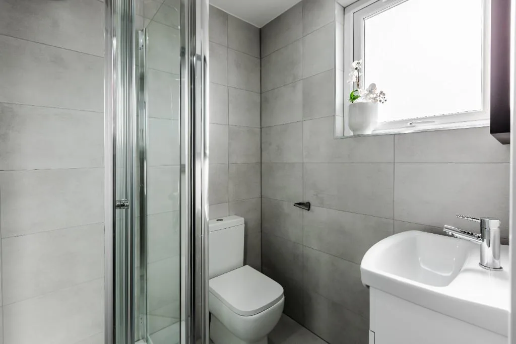 6 bedroom terraced house for rent