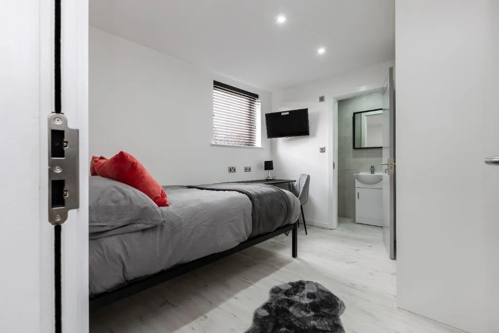 6 bedroom terraced house for rent