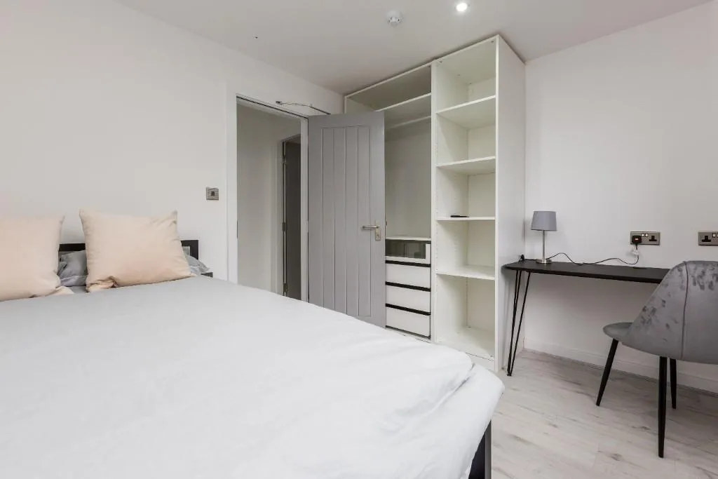 6 bedroom terraced house for rent