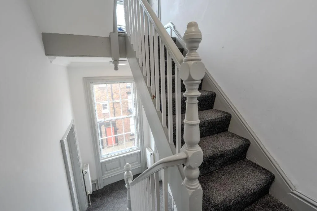 6 bedroom detached house for rent