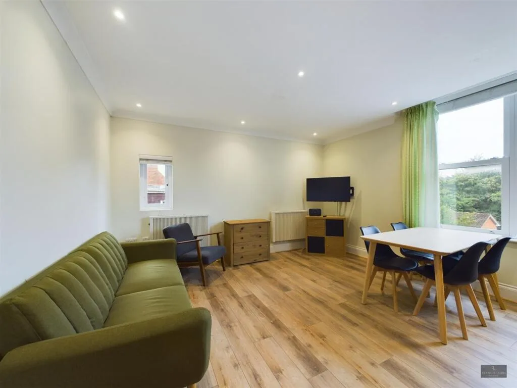 2 bedroom flat for rent