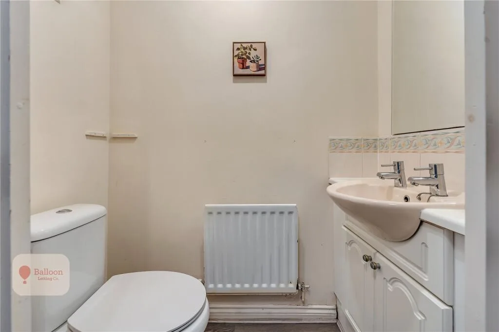 5 bedroom end of terrace house for rent