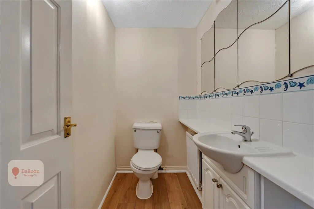 5 bedroom end of terrace house for rent