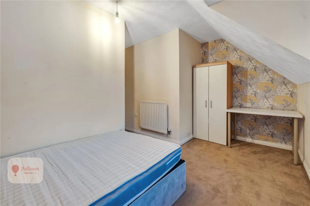 5 bedroom end of terrace house for rent