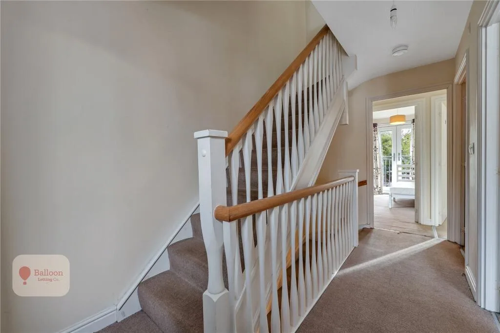6 bedroom semi-detached house for rent