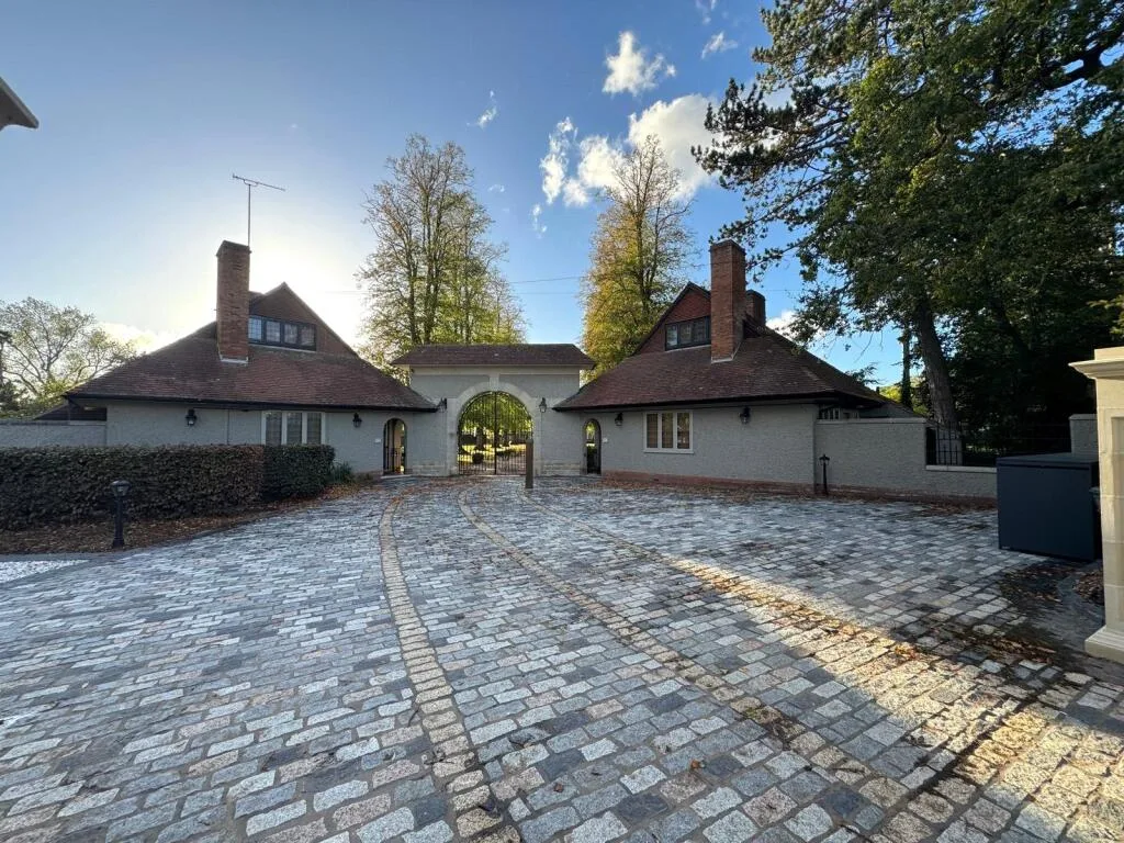 2 bedroom detached house for rent