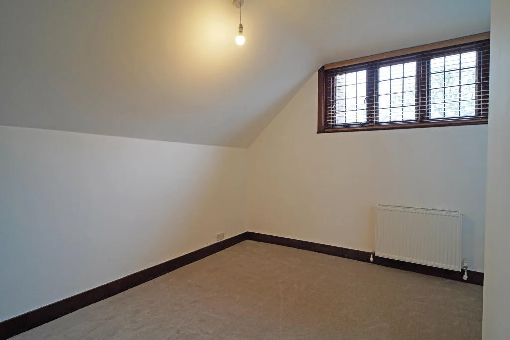 2 bedroom detached house for rent