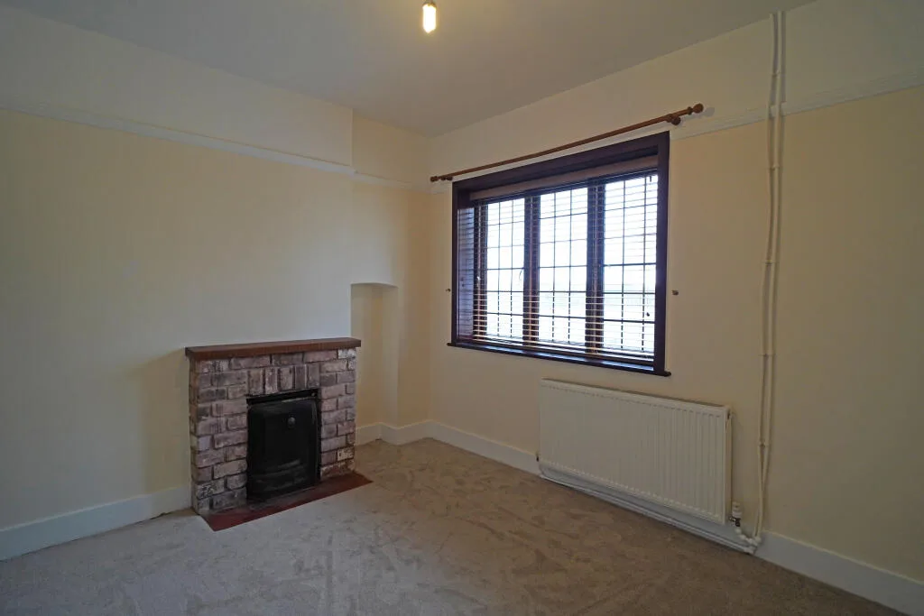 2 bedroom detached house for rent